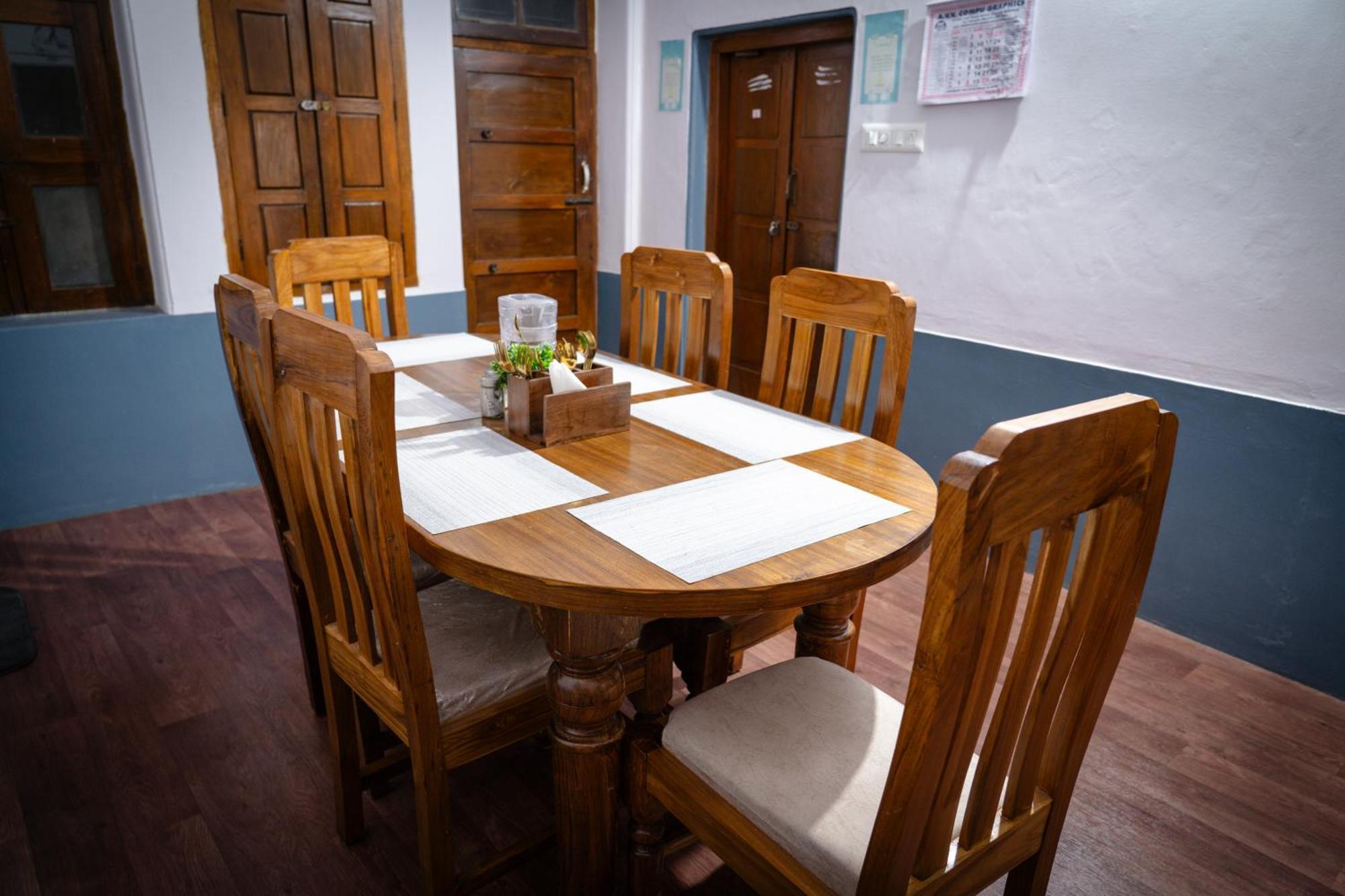 Leo Vishroam Hostel Mysore Ngoại thất bức ảnh