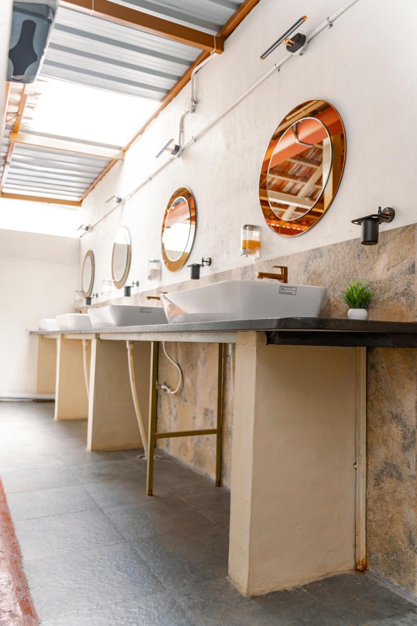 Leo Vishroam Hostel Mysore Ngoại thất bức ảnh